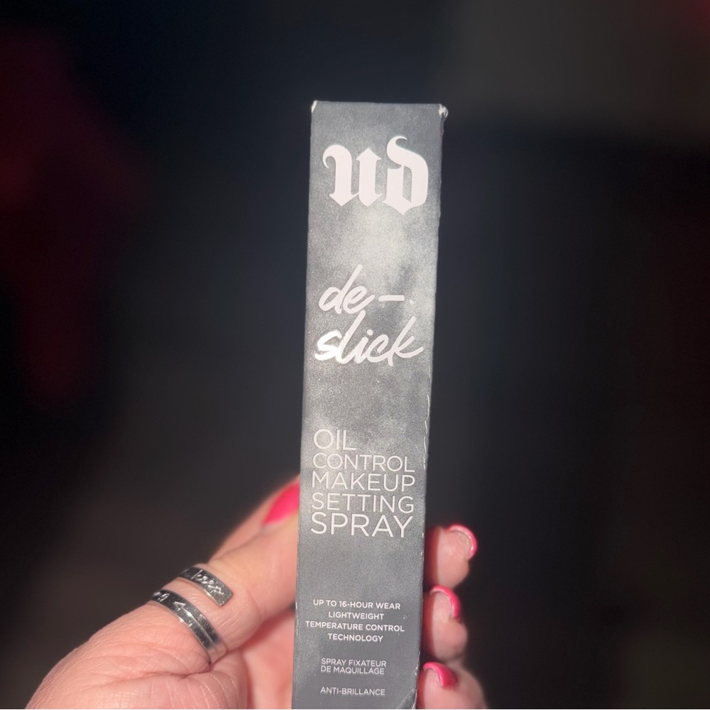 Urban Decay De-Slick Oil Control Makeup Setting Spray
